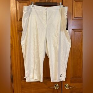 Women's Sz 24 Larry Levine Crop Comfort Waist White
Pants NWT